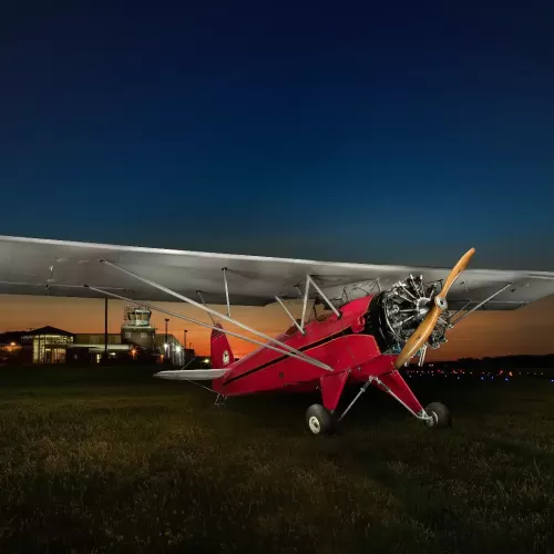 Light Painting red plane